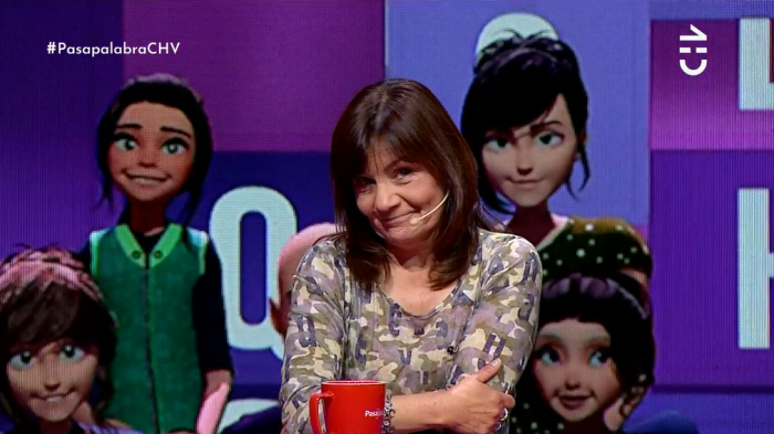 ¡Increíble! Claudia Carmona se lució en el juego Palabras Verticales