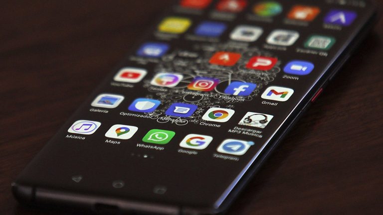 “¿Dónde están los SMS?”: WhatsApp, Facebook e Instagram sufren caída a nivel mundial