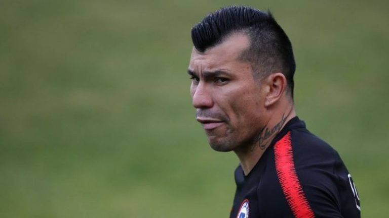 Gary Medel protagonizó controversia con Vallery Revello, esposa de futbolista peruano