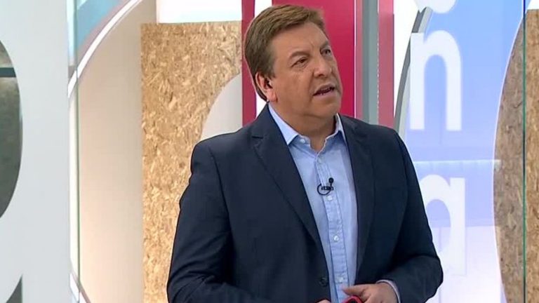 JC Rodríguez no podía entenderlo: “¿Qué lógica tiene que vecinos de Puente Alto rompan su propio Registro Civil?”