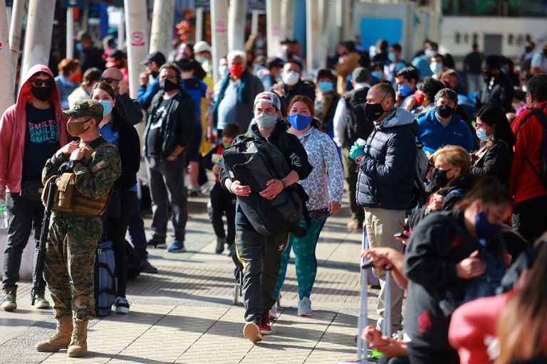 Ocho retrocedieron y sólo tres avanzaron: Estas son las comunas que cambiaron de fase en el Plan Paso a Paso