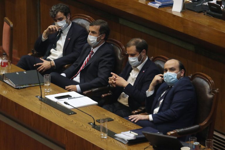 Las reacciones en el oficialismo tras aprobación de AC contra pdte. Piñera: “Sentimos mucha tristeza”
