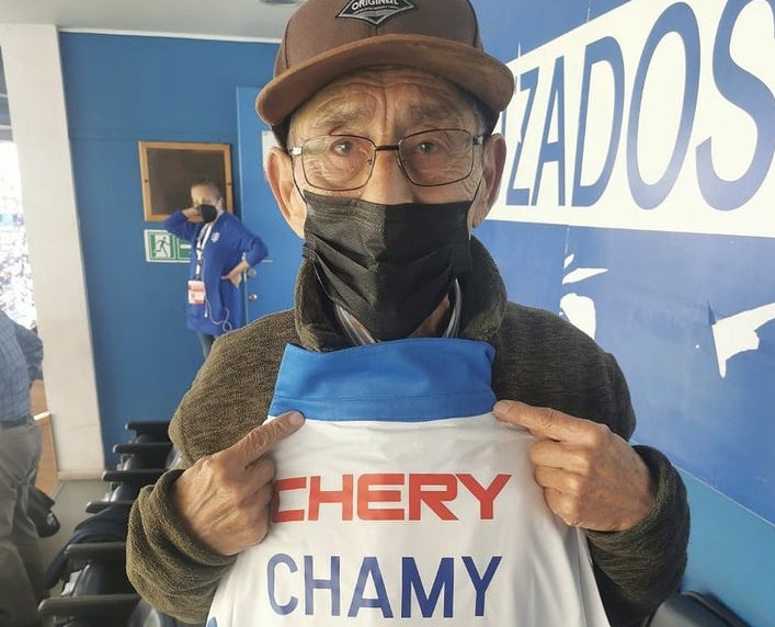 Sergio Chamy confesó su fanatismo por el fútbol y la UC: “Yo era puntero derecho”