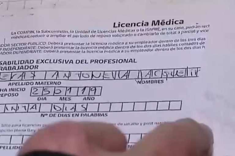 Presentan querella contra psiquiatra que entregó más de 5 mil licencias médicas en dos años