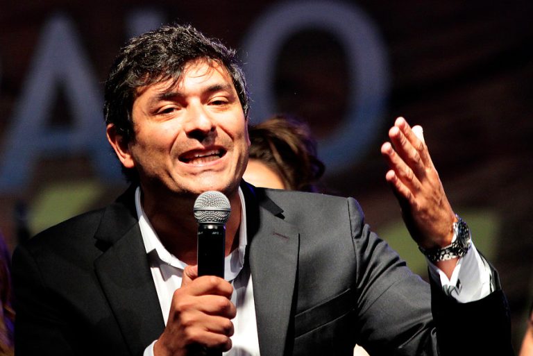 Abogada de Franco Parisi confirma que el candidato mantiene orden de arraigo