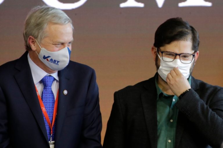 Los gustos artísticos de los candidatos a La Moneda: Silvio Rodríguez es el punto en común entre Boric y Kast