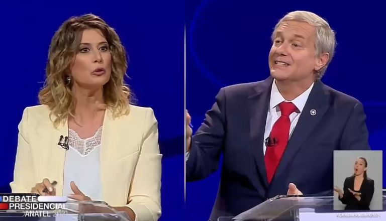 La pregunta de Macarena Pizarro que complicó a Kast y lo hizo contradecir su propio programa