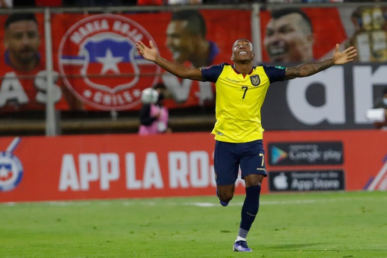 La Roja sufre histórica derrota ante Ecuador en un desafortunado encuentro y se aleja del Mundial