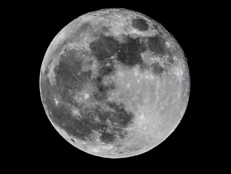 Entre la ciencia y lo esotérico: La relación entre la luna llena y una peor calidad del sueño