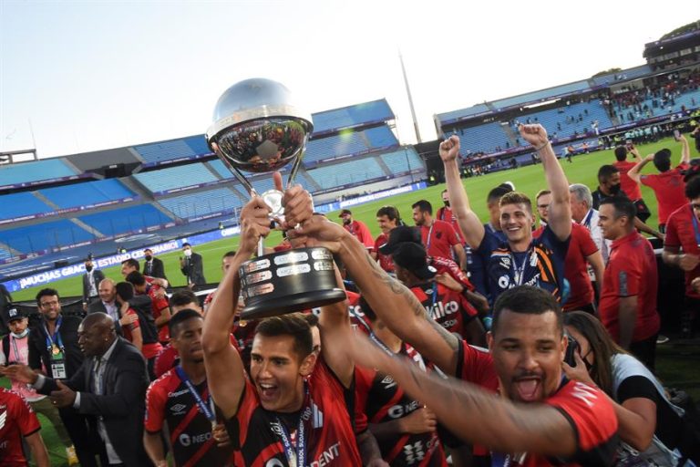 Athletico Paranaense superó a Bragantino y ganó por segunda vez la Copa Sudamericana