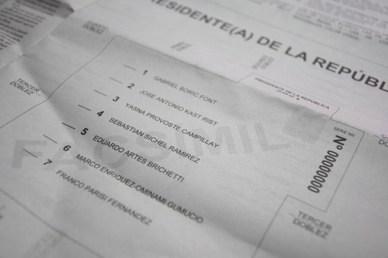 Presidenciales, parlamentarias y cores: ¿Cómo doblar el voto de manera correcta?