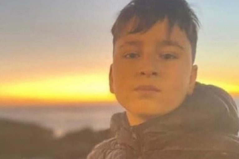 Mamá de niño chileno que está grave en Brasil pide ayuda de médicos nacionales: 