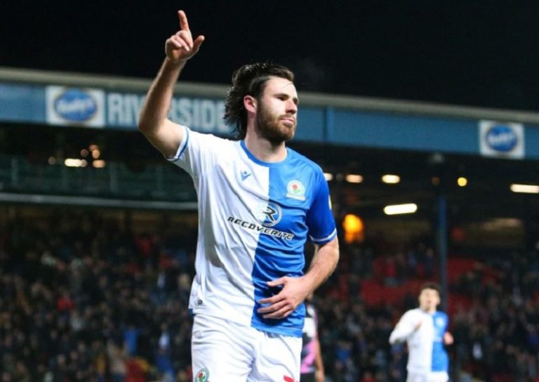 ¡Imparable! Ben Brereton mantiene racha goleadora y vuelve a marcar un doblete en Inglaterra