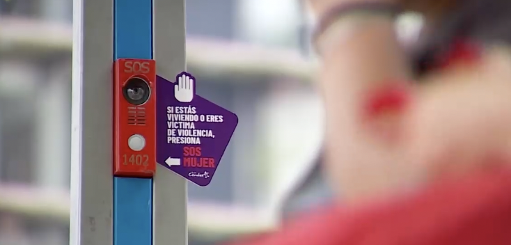 Instalan botones de pánico en paraderos para ayudar a mujeres víctimas de acoso callejero