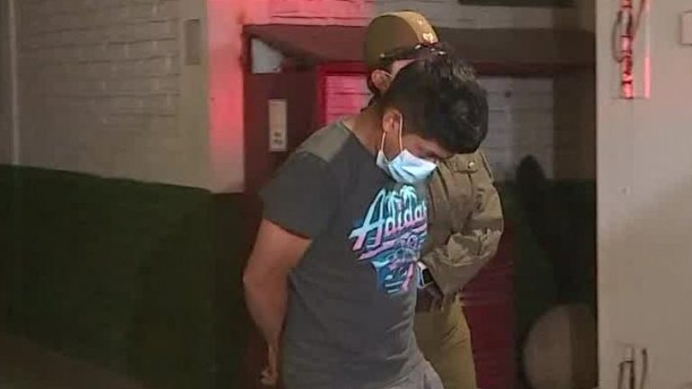 Arriesgado actuar de la comunidad: Cuatro sujetos detenidos luego de que vecinos frustraran un portonazo