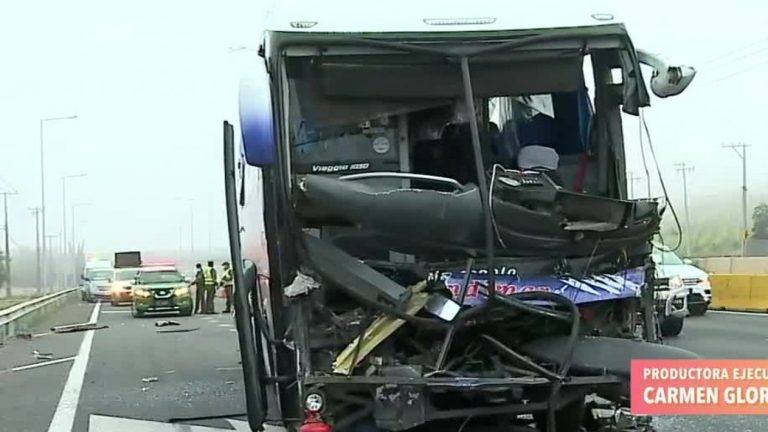 Grave accidente de bus deja a 14 heridos en la Ruta 5 Sur
