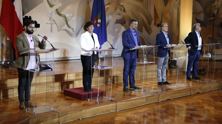 Giorgio Jackson descarta que Boric haya hecho campaña sabiendo que podía tener Covid: “Eso es totalmente falso”