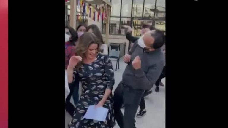 “Estamos todos carreteados”: JC Rodríguez y Monse Álvarez revelan los detalles más sabrosos de la fiesta de aniversario de Chilevisión