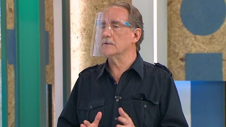 Eduardo Artés: “Piñera ya no debería estar en el Gobierno; los mismos que lo acusan ahora fueron quienes lo salvaron con la cocina del 15 de noviembre”