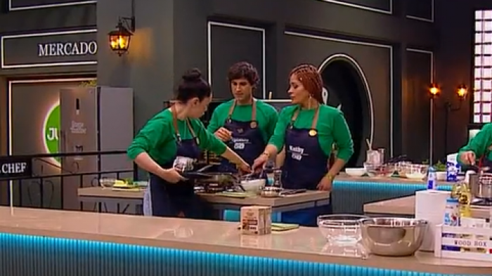 Katherine Orellana y Daniela Aranguiz tuvieron un tenso encuentro en la cocina