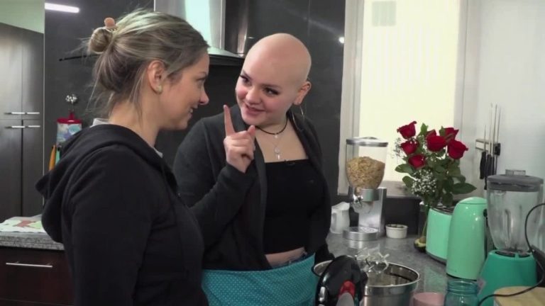¡Súper unidas! Nicole Pérez cocinó el postre junto a su hija