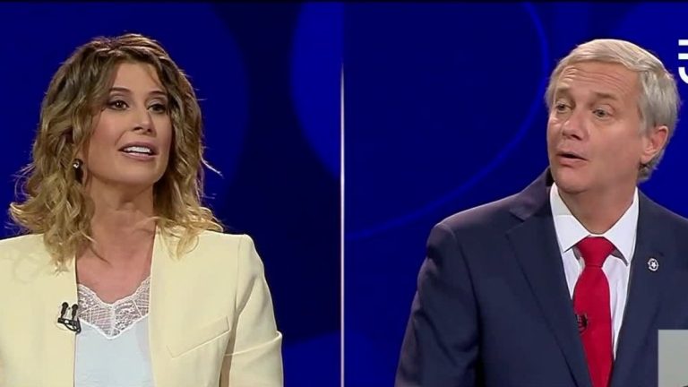 “¿Usted es casada?”: El tenso momento que se vivió en el debate tras incómoda pregunta de José Antonio Kast a Macarena Pizarro