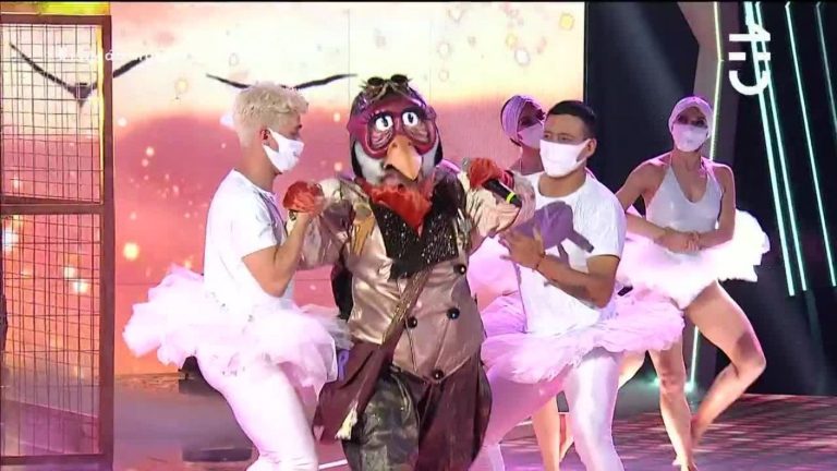“La tremenda voz”: Cigüeña entregó toda la nostalgia en ¿Quién Es La Máscara?
