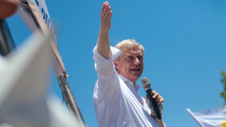 “Desde el retorno de la democracia siempre ha sido Presidente el que gana la primera vuelta”: El dato histórico que favorece a Kast en el balotaje