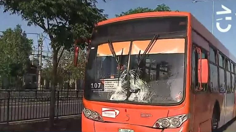 Persona de la tercera edad muere atropellada por un bus del Transantiago en Recoleta