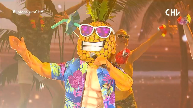 ¡Una voz increíble! Piña se lució en el escenario con su motivada presentación