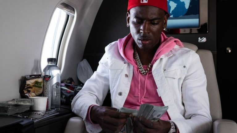 Rapero Young Dolph muere acribillado en Memphis mientras estaba dentro de una tienda