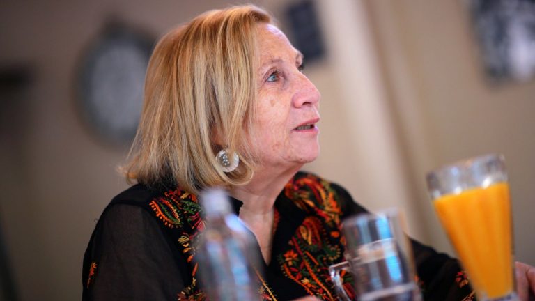 “Y por eso vamos por la opción Kast... ¡No, jamás!”: El chascarro de Helia Molina que sacó carcajadas en Contigo en Directo