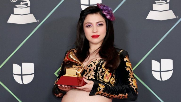 ¡Orgullo nacional! Mon Laferte ganó su cuarto Grammy Latino por su disco Seis