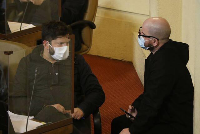 Votación clave: Boric y Jackson pausarán permiso sin goce de sueldo para discusión del cuarto retiro