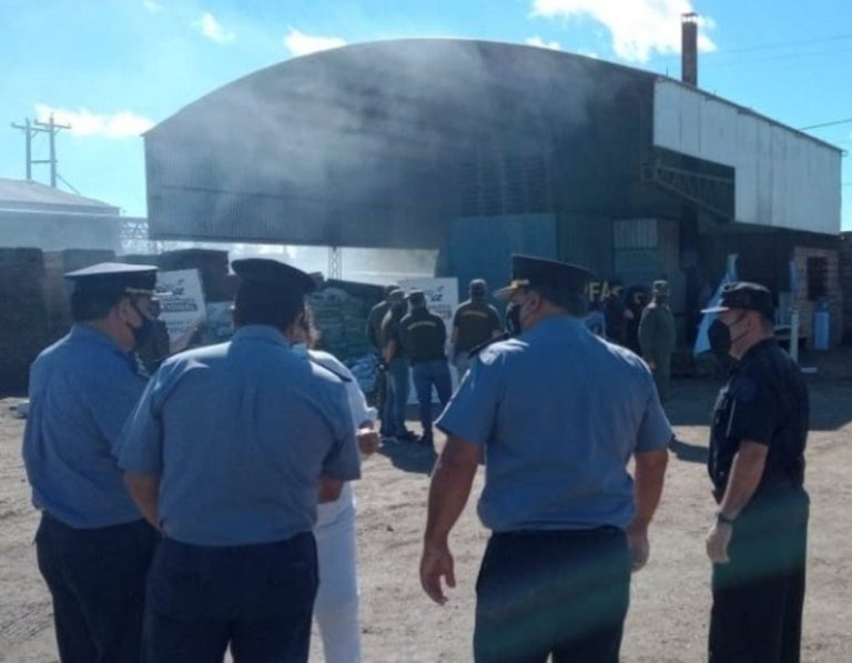 Policía quemó toneladas de marihuana y llenó de humo un pueblo argentino: 