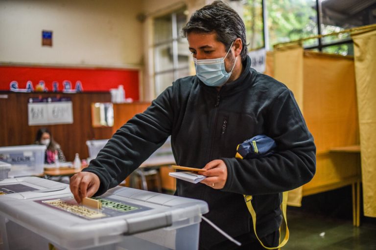 Atención, vocales, votantes y apoderados de mesa: Servel publicó protocolo sanitario para la segunda vuelta