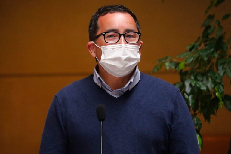 Diputado Félix González y quinto retiro: “El ministro de Hacienda está del lado de las aseguradoras y las AFP”