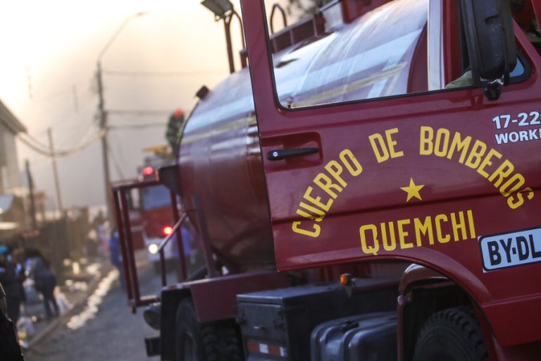 Incendio en Castro: Bomberos informa que hay al menos 15 funcionarios lesionados