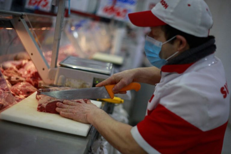 Valor de la carne encarece la cena navideña: No bajará este 2021