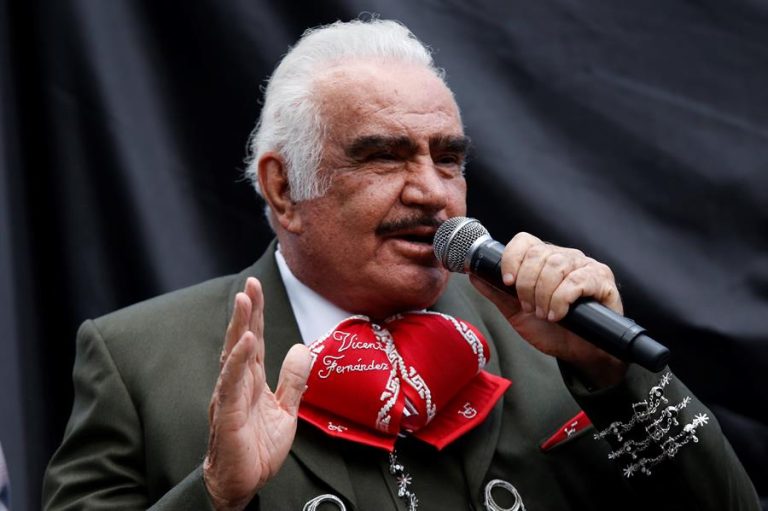 A los 81 años falleció el cantante mexicano Vicente Fernández: Estuvo hospitalizado desde agosto