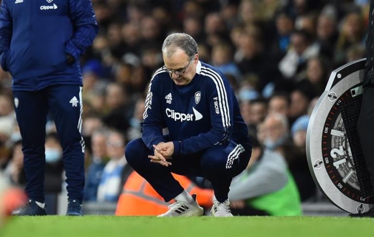 Bielsa sufrió la peor derrota de su carrera tras ser goleado por el Manchester City
