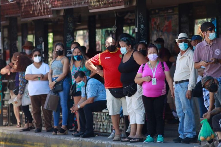 #CompartoMiAuto: La iniciativa que surgió en redes sociales tras la falta de locomoción colectiva