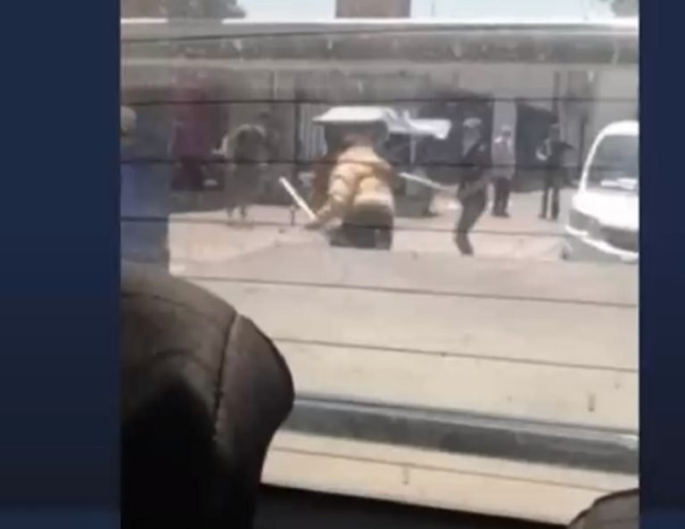 Registran violenta pelea a sablazos en Estación Central