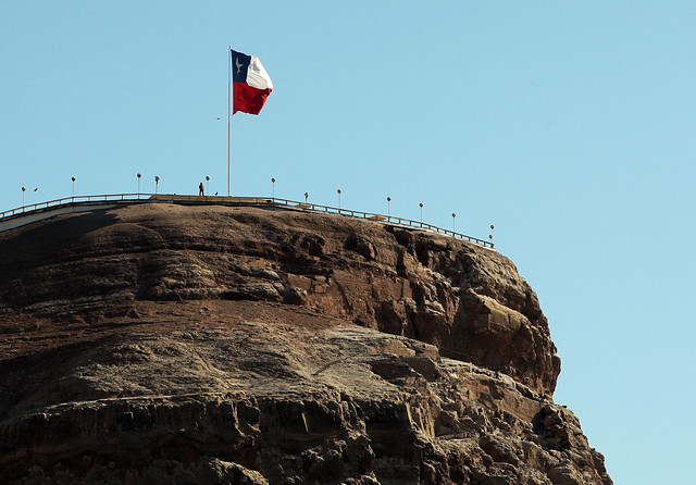 Investigan causas: Hombre fallece tras caer desde el Morro de Arica