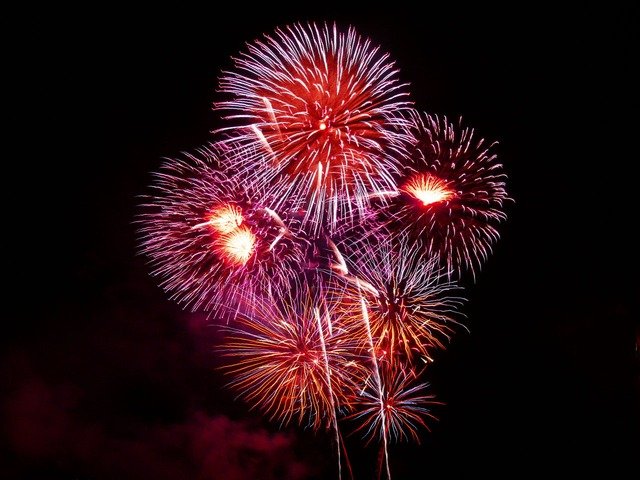 Están prohibidos por ley: ¿Cuáles son los peligros que provocan los fuegos artificiales?