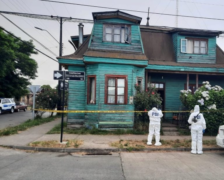 Parricidio frustrado en Paillaco: Hombre de 29 años apuñaló a su madre en reiteradas ocasiones