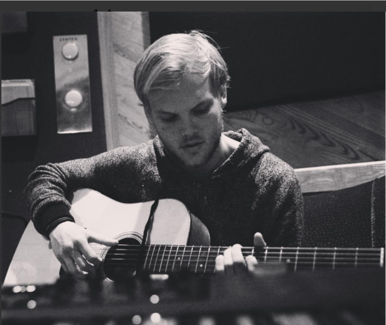 Revelan las últimas frases escritas de Avicii antes de morir