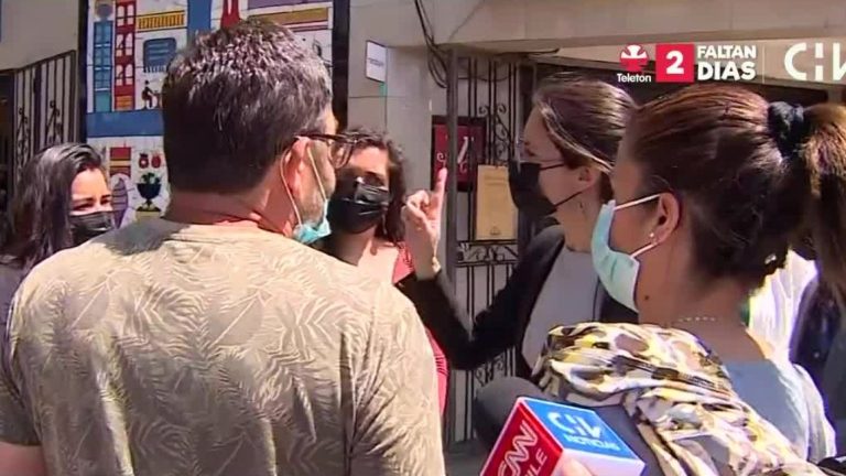 “¡Gracias por ignorarme!”: Alcaldesa Irací Hassler dejó hablando solo a locatario de Meiggs que le pidió más “igualdad”