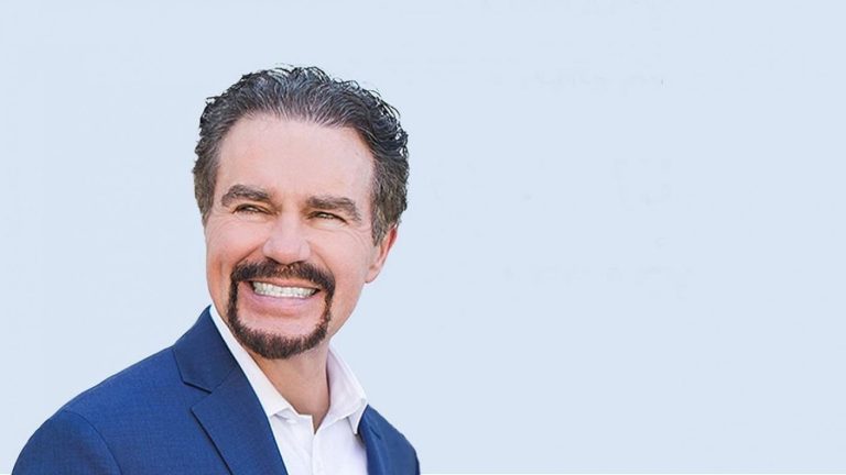 ¡Murió por Covid-19! Falleció el predicador antivacunas Marcus Lamb