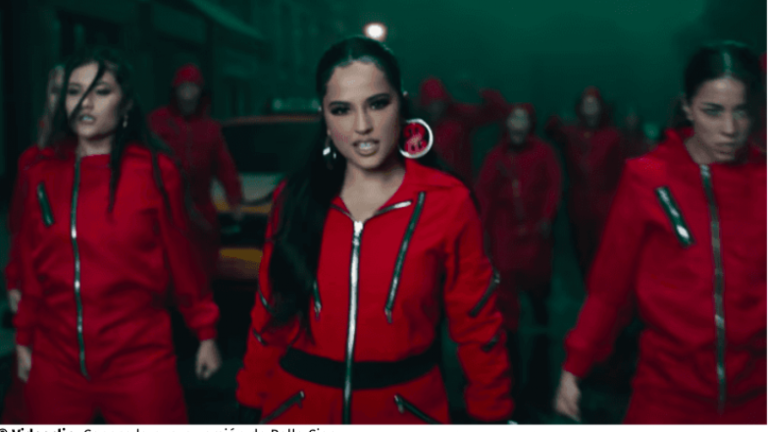 Becky G se unió a 